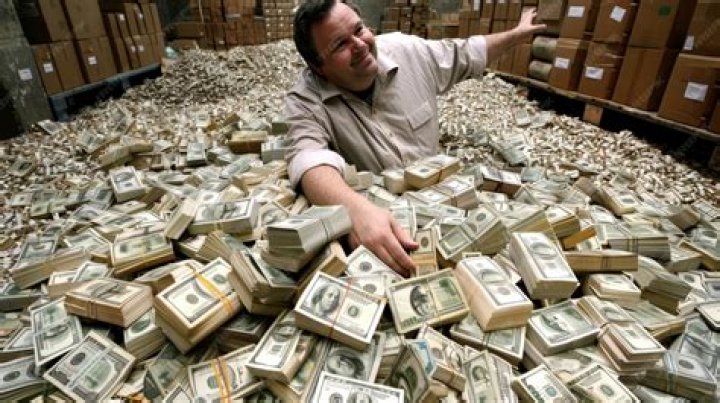 Six People Who Lost Insane Amounts Of Money