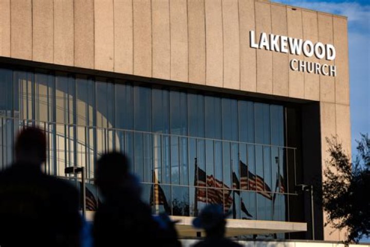 A Plumber Found $600k In Cash And Checks Hidden In The Walls Of Joel Osteen's Lakewood Church In Houston