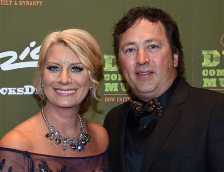 Alan Robertson Net Worth | Celebrity Net Worth