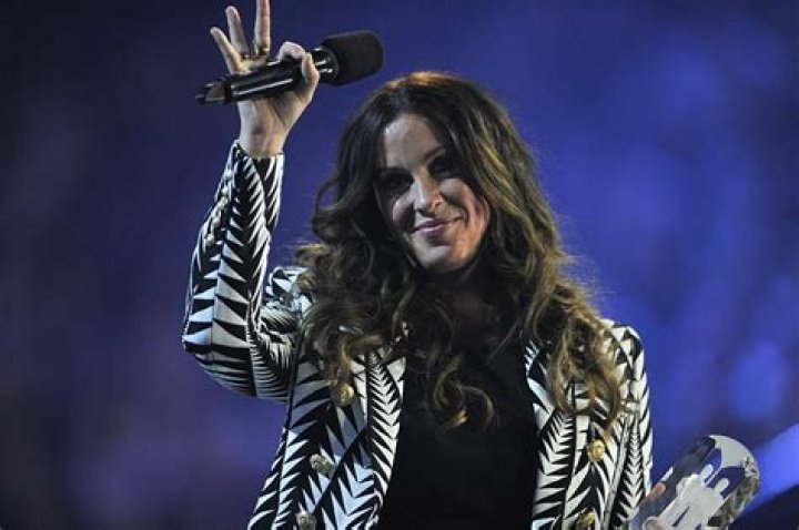 Alanis Morissette Sues Business Manager