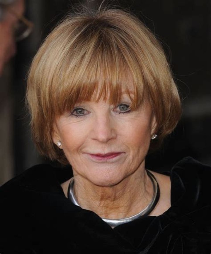 Anne Robinson Net Worth | Celebrity Net Worth