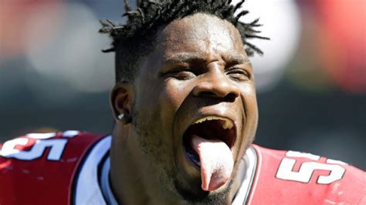 Atlanta Falcons Linebacker Sean Weatherspoon Just Got A Great Housewarming Gift