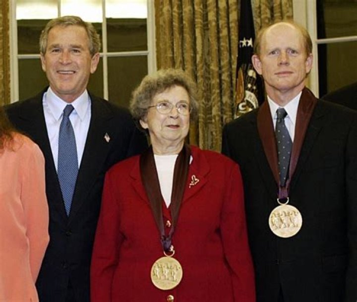 Beverly Cleary Net Worth | Celebrity Net Worth