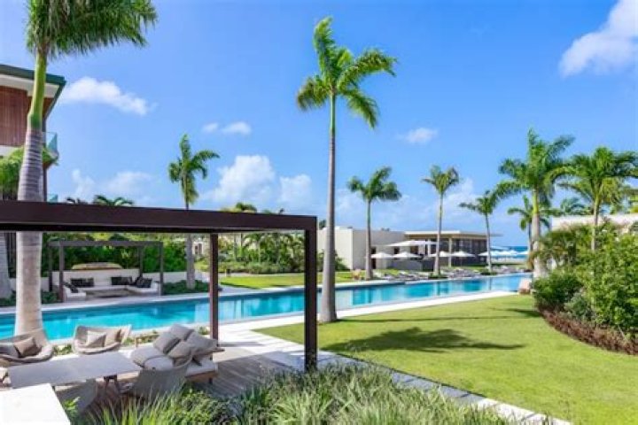 Egyptian Billionaire Takes Next Step With Plan To Buy Private Island For Syrian Refugees