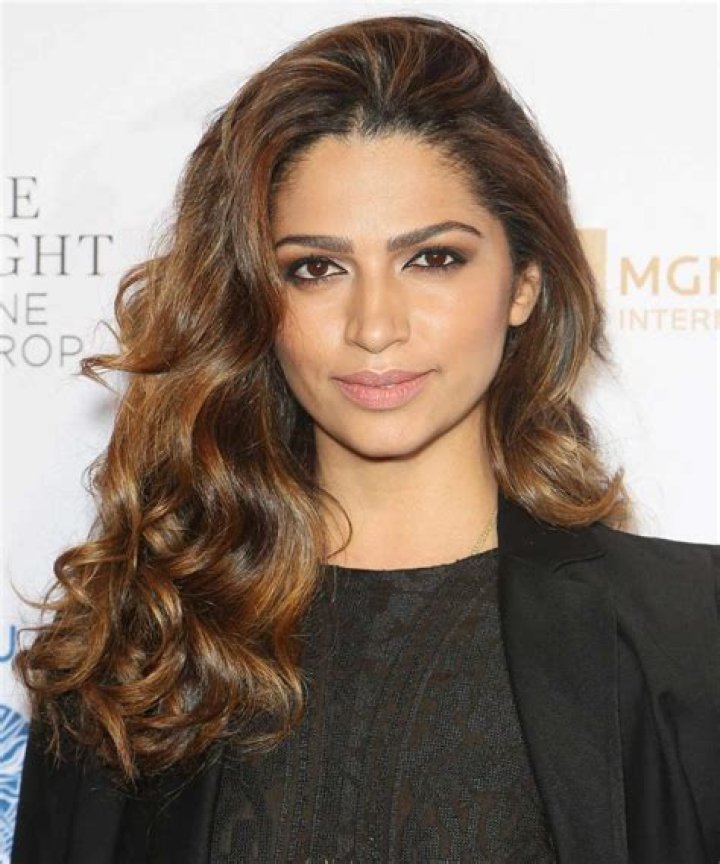 Camila Alves Net Worth | Celebrity Net Worth