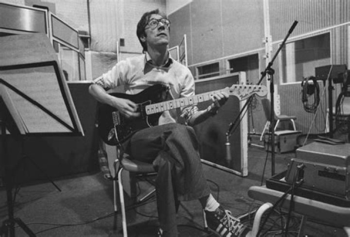 Hank Marvin Net Worth | Celebrity Net Worth