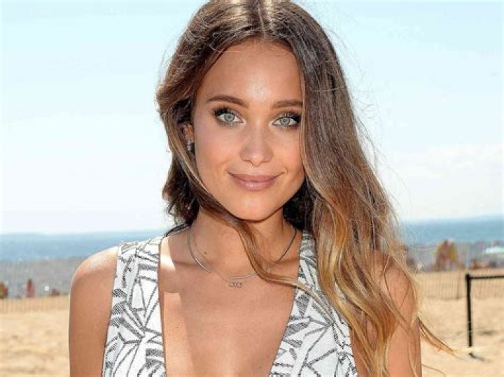 Hannah Davis Net Worth | Celebrity Net Worth