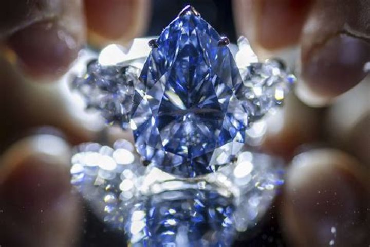 Huge 910-Carat Diamond Sells For $40 Million