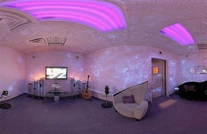 Inside Prince's $10 Million Paisley Park Estate