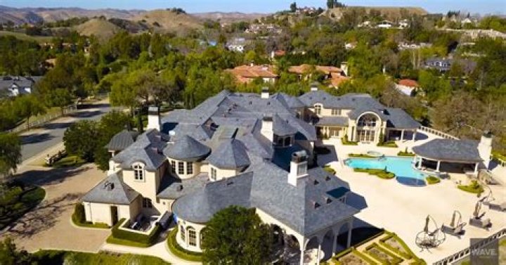 Jeffree Star Lists Stunning Hidden Hills Mansion For $19.5 Million ($5 Million More Than He Paid A Year And A Half Ago!)