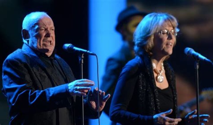 Jennifer Warnes Net Worth | Celebrity Net Worth