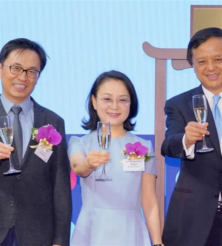 Jufang Lei Net Worth | Celebrity Net Worth