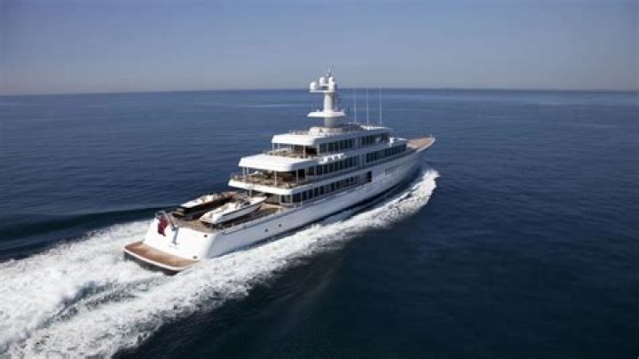 Oracle/Tesla Tycoon Larry Ellison Owns At Least $1 Billion Worth Of Real Estate Around The US