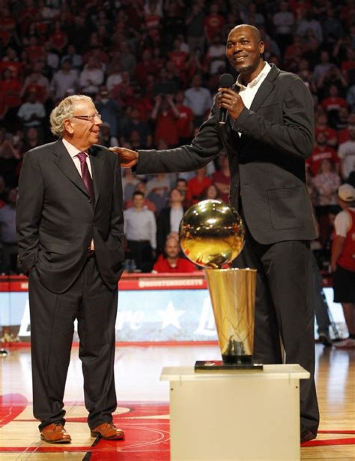 Rockets Owner Leslie Alexander Is Giving Away A BUNCH Of Money To A Charity In Houston