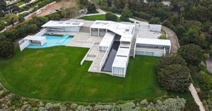 Steven Spielberg's Malibu Compound Snags An Incredible $26 Million, For An Epic Profit
