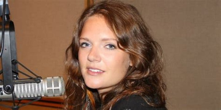 Tove Lo Net Worth | Celebrity Net Worth