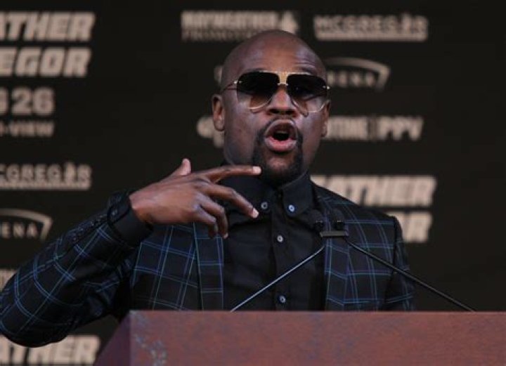 Wait Till You Hear How Much Floyd Mayweather Pays His Chef... PER MEAL!